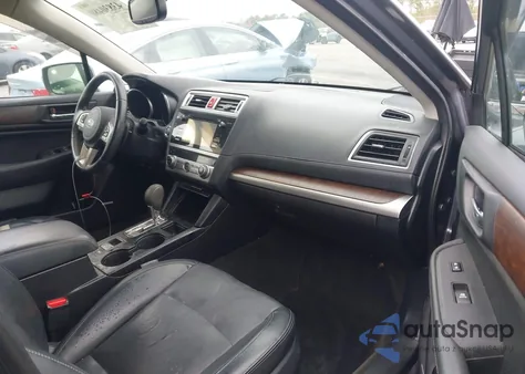 2015 Subaru Outback 3.6R Limited z USA, uszkodzony, nr VIN 4S4BSENC5F3226718